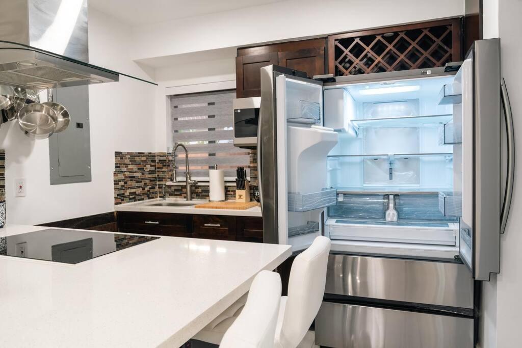 Luxury Retreat 3B ,2Ba Pool , Coral Gables Center Villa Miami Exterior foto